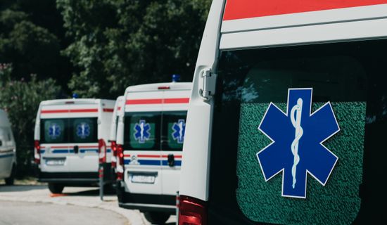 普宁救护车转运病人过路高速收费吗？